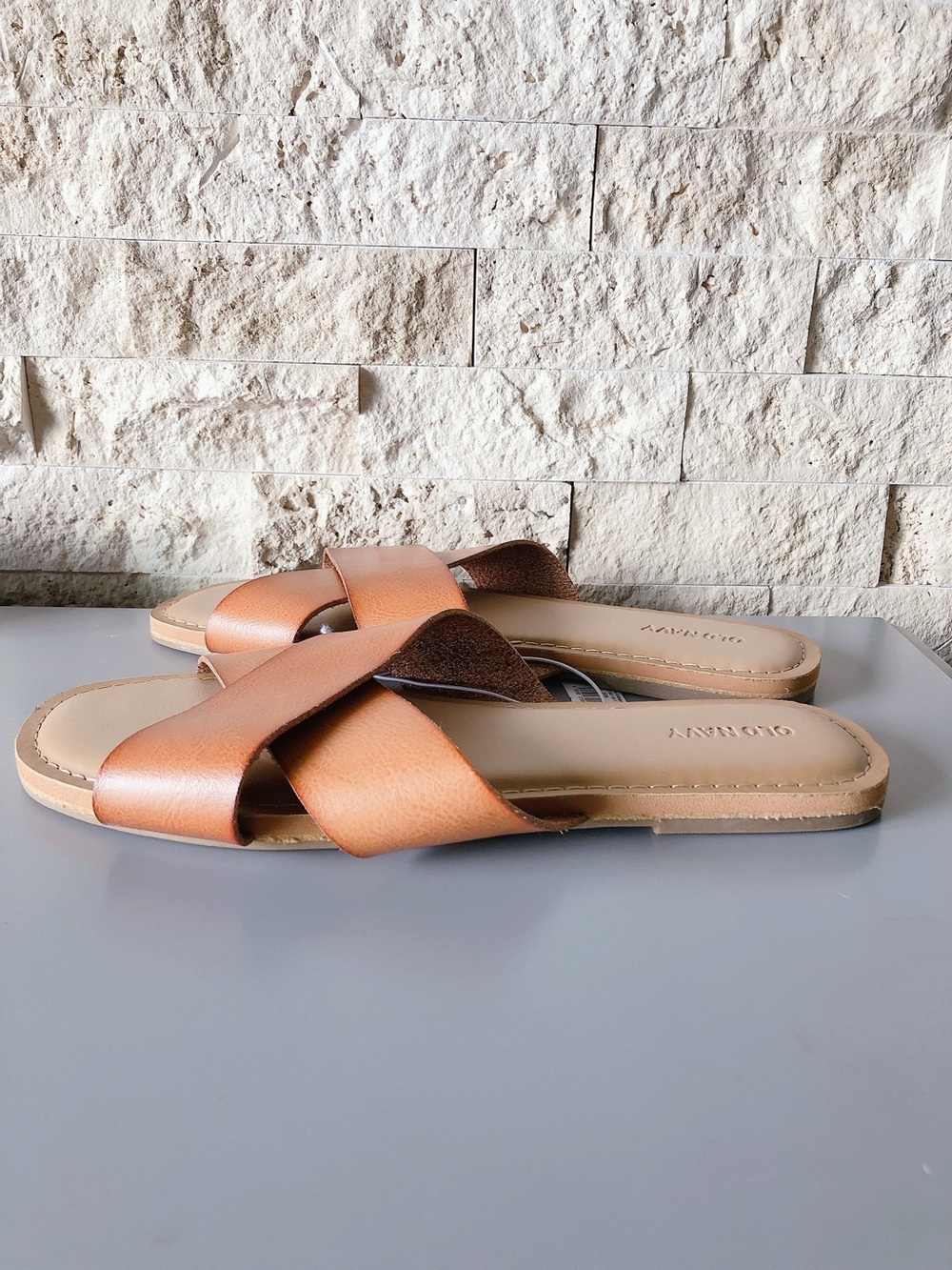 OLD NAVY Tan Cross-Strap Slide Sandals Women size 9 - Picture 2 of 9